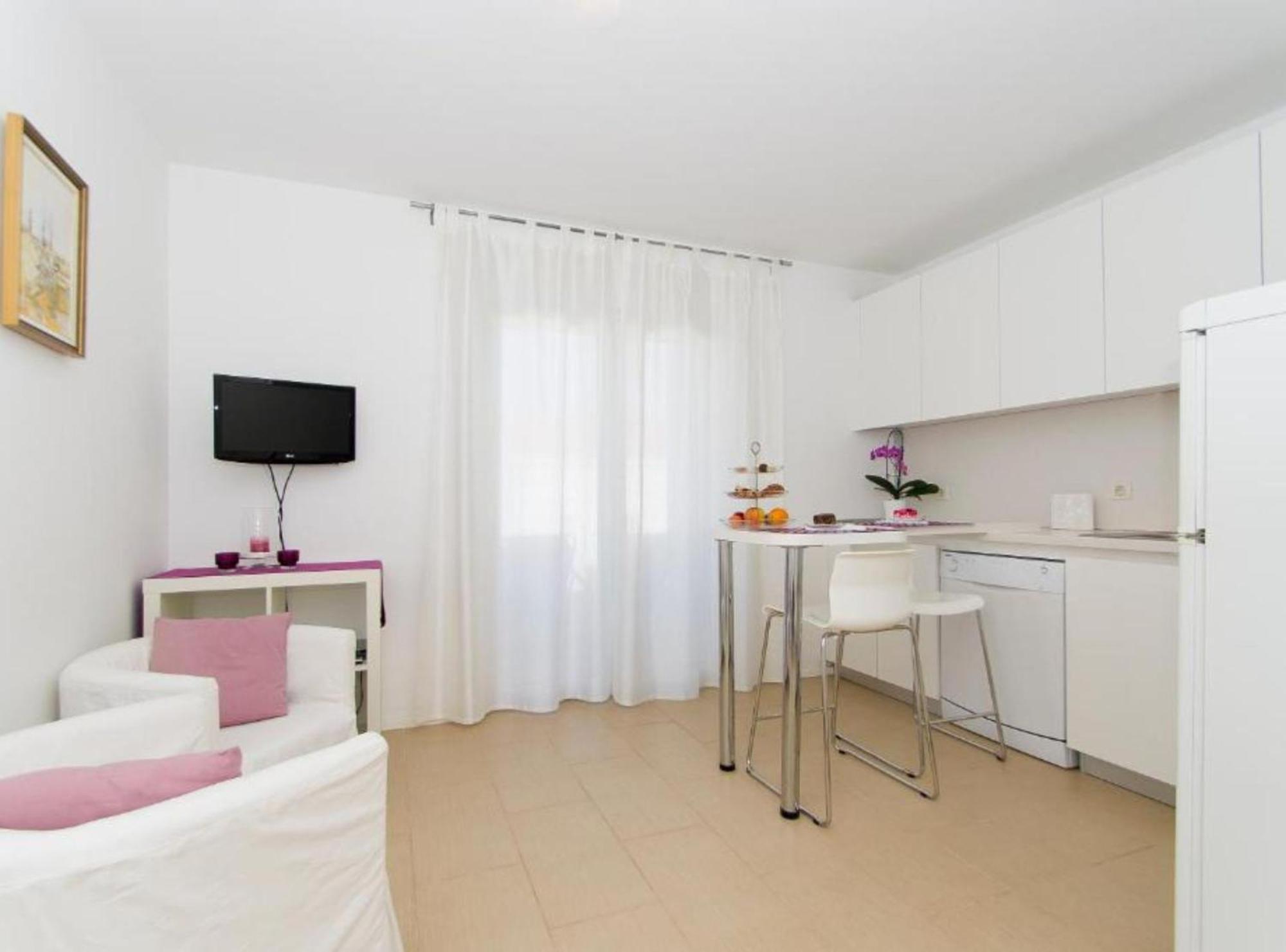 Apartments Villa Olea Lumbarda Exterior photo